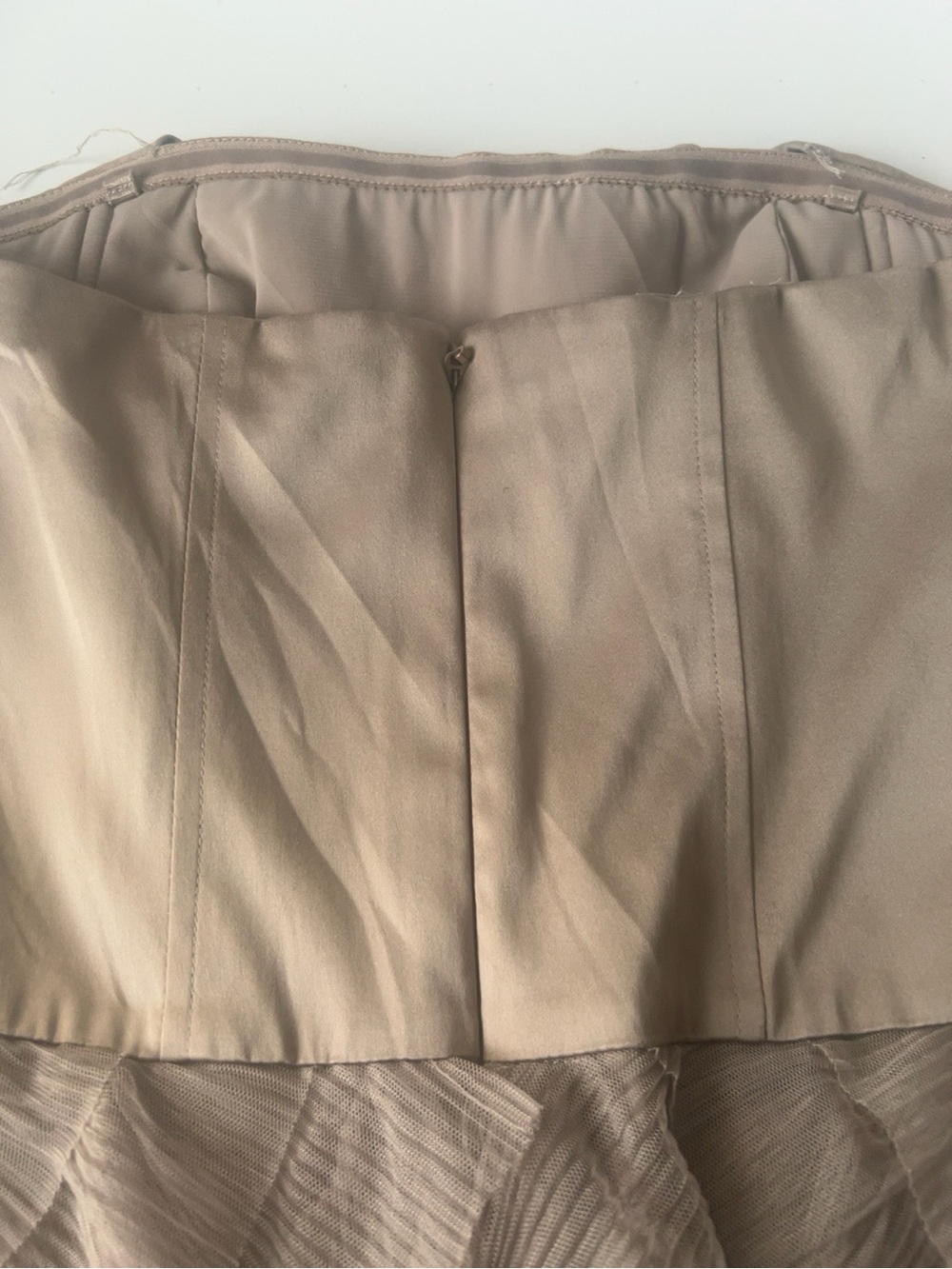 BCBG Max Azria Strapless Taupe Tiered Tulle Cocktail Dress Women’s Sz 6 Romantic - Picture 5 of 9